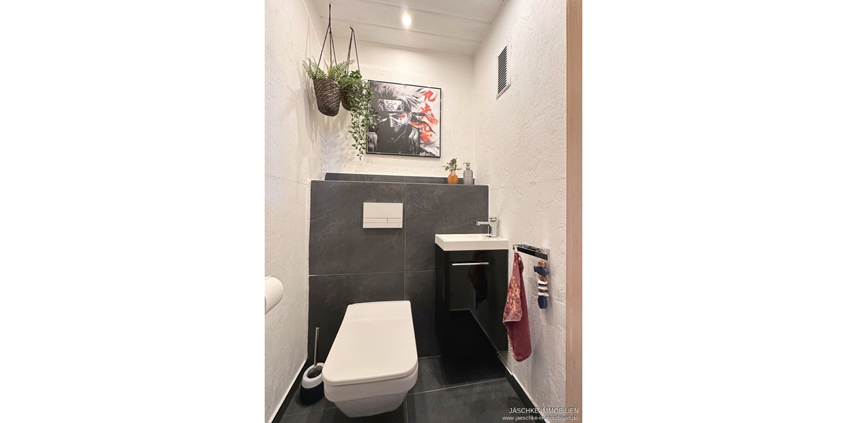 JÄSCHKE - Großzügige 4-Zimmer-Dachgeschosswohnung mit Gartenanteil und Garage - Dachgeschoßwohnung Aachen / Nütheim Nütheim | Angebot:25340362