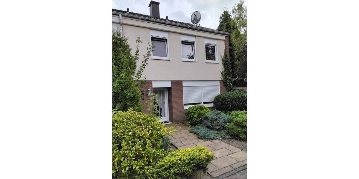 ***BÜSCHER IMMOBILIEN*** RESERVIERT!!! Geräumiges Reihenendhaus mit Vollkeller und 5 Zimmern auf einem Erbpachtgrundstück in zentrumsnaher Wohnlage 5 zimmer
