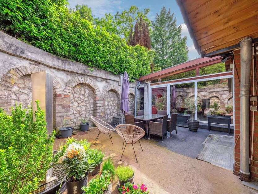 Haus zum Kaufen in Saarbrücken 695.000 € 323 m²