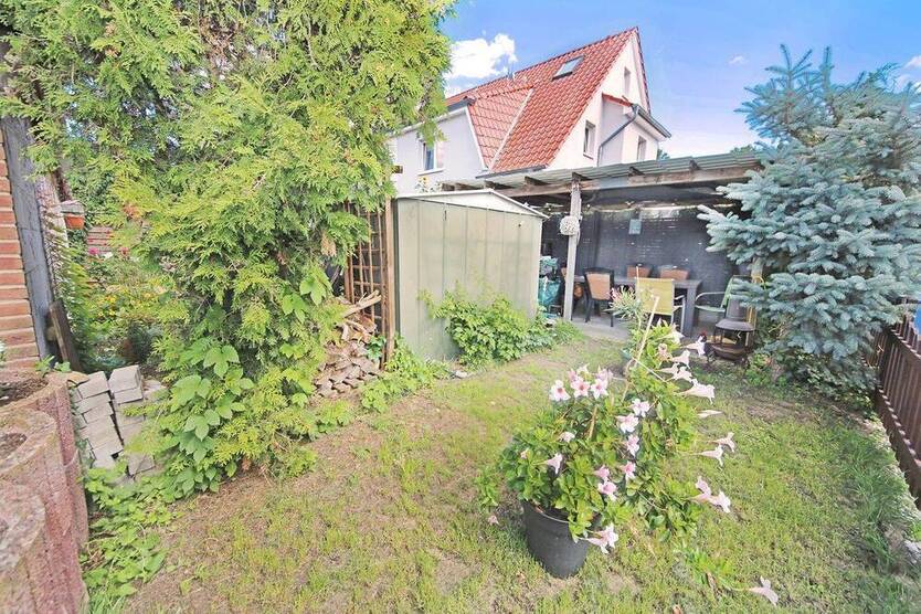 Doppelhaushälfte mit EinliegerWohnung in Dessau-Roßlau OT Mosigkau
