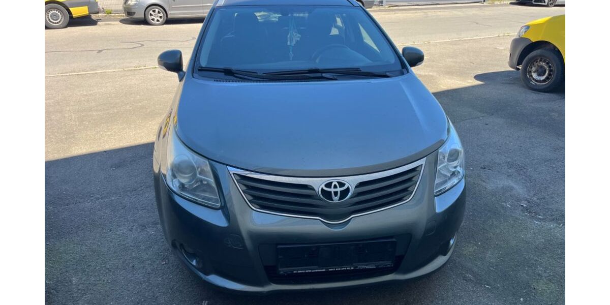 Toyota Avensis 242.890 km 1.490 &euro; Baienfurt 88255
