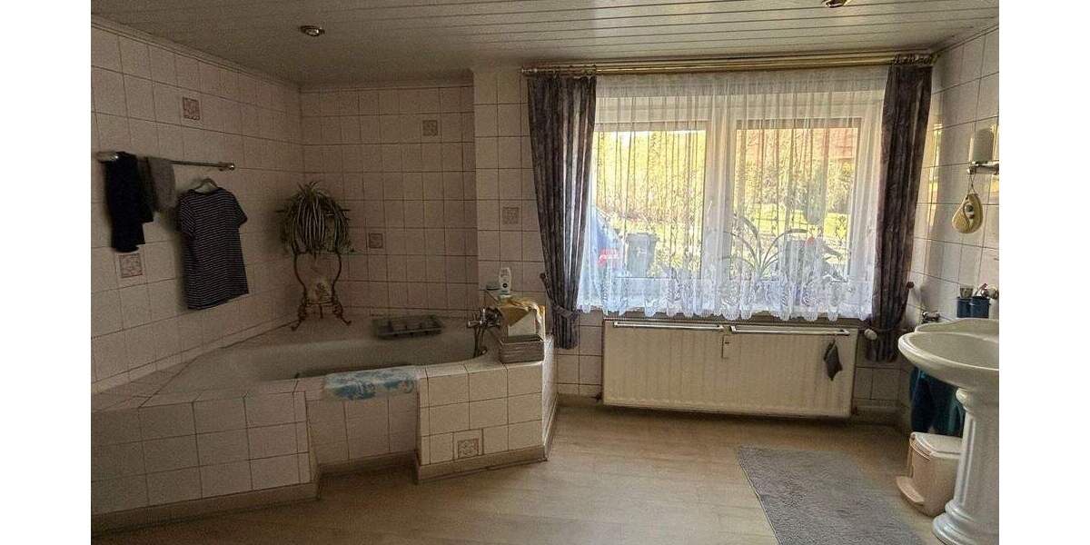 Einfamilienhaus Warburg / Menne Menne - 6 Zimmer, 260 m&sup2;, 199.000&euro; | Angebot:26715254