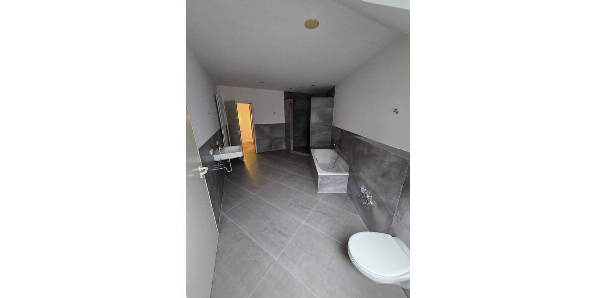 Zimmer Künzell - 4 Zimmer, 160 m&sup2;, 1.250&euro; | Angebot:26376579