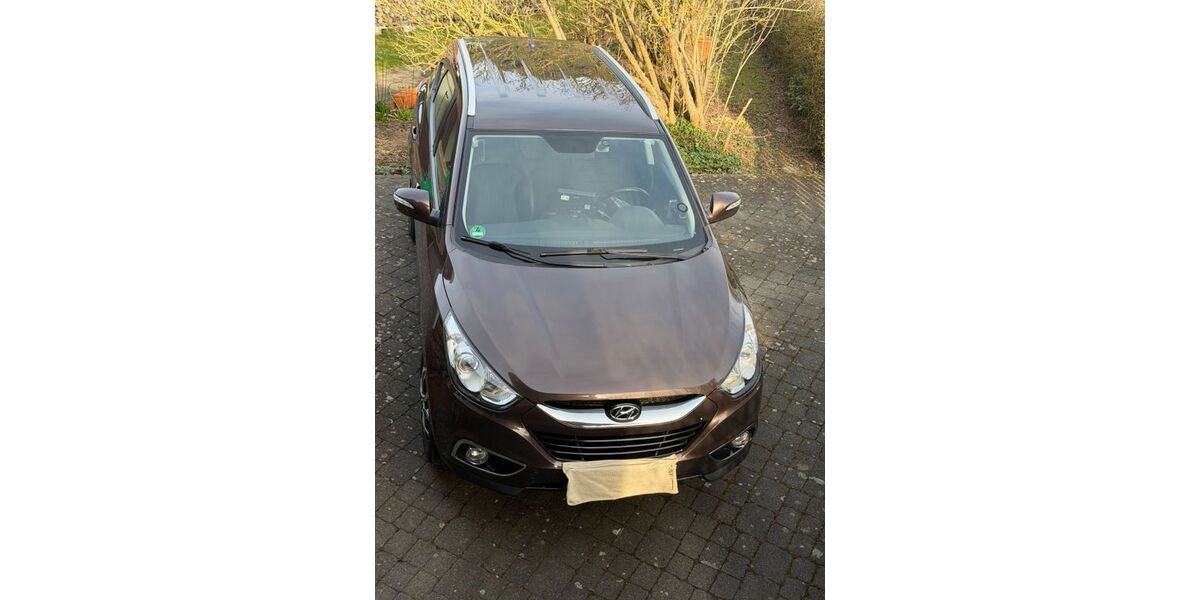 Hyundai ix35 136.000 km 9.000 &euro; Rentwertshausen / Grabfeld 98631