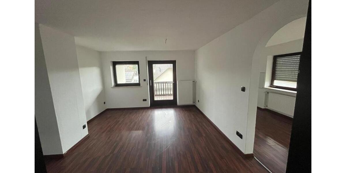 Etagenwohnung Külsheim - 4 Zimmer, 103 m&sup2;, 910&euro; | Angebot:26211084