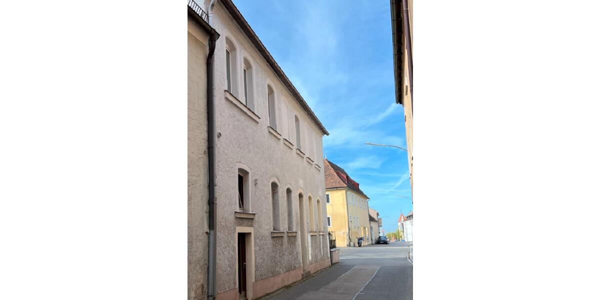 Mehrfamilienhaus, Wohnhaus Vohenstrauß - 10 Zimmer, 136 m&sup2;, 135.000&euro; | Angebot:26916559