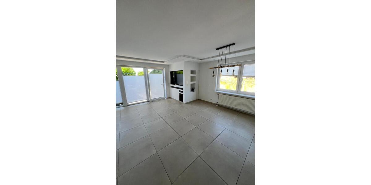 Reihenhaus Heilbronn Frankenbach - 6 Zimmer, 170 m&sup2;, 2.500&euro; | Angebot:25425049