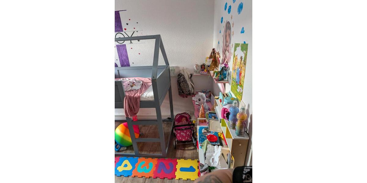 Etagenwohnung Eisenhüttenstadt - 4 Zimmer, 70 m&sup2;, 661&euro; | Angebot:26208801