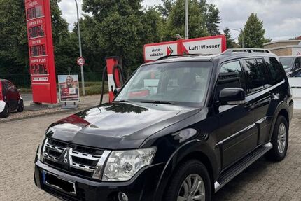 Mitsubishi Pajero 289.000 km 15.499 &euro; Uelzen 29525