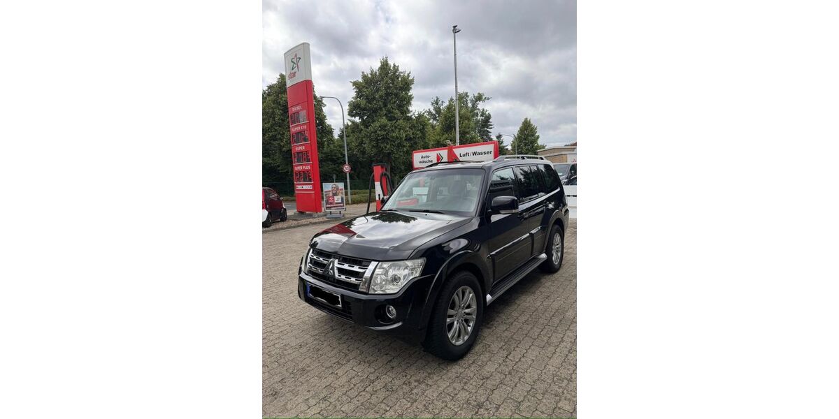 Mitsubishi Pajero 289.000 km 15.499 &euro; Uelzen 29525