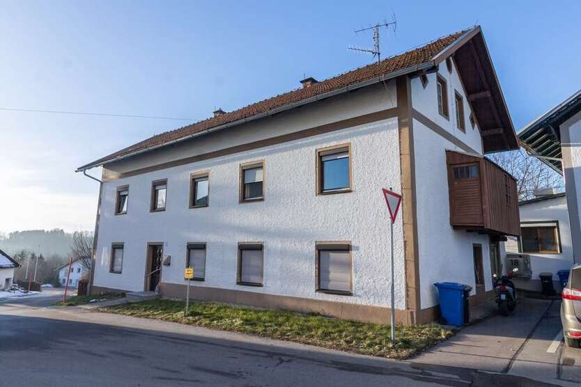 Haus zum Kaufen in Büchlberg 160.000 € 200 m²