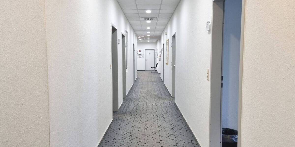 Gewerbeobjekt Bremerhaven Geestemünde - 8 Zimmer, 310 m&sup2;, 2.500&euro; | Angebot:26731166
