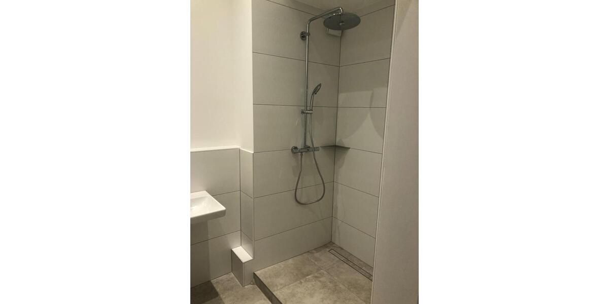 Etagenwohnung Wiesbaden Klarenthal - 5 Zimmer, 125 m&sup2;, 2.225&euro; | Angebot:26404973
