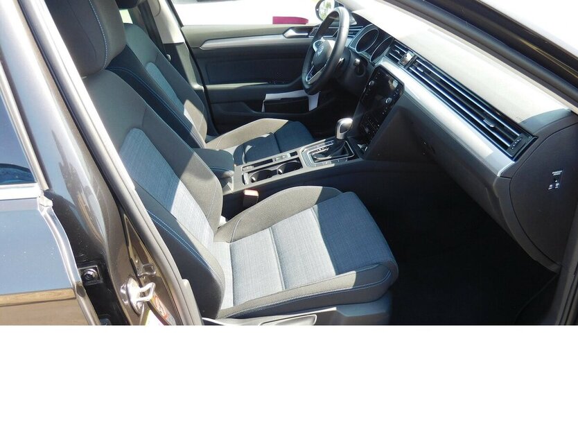 VW Passat Variant 1.4 GTE Benzin/Hybri TSI DSG Navi 35.600 km 23.990 € Vordorf 38533