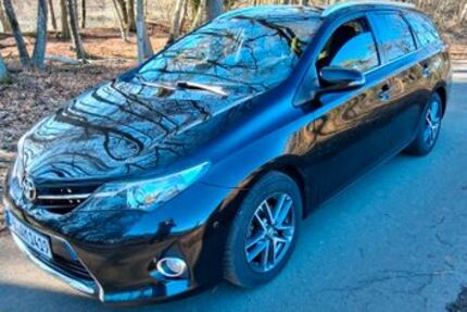 Toyota Auris 121.554 km 11.800 &euro; Paderborn 33104