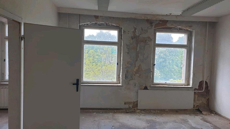 Mehrfamilienhaus, Wohnhaus Frohburg - 18 Zimmer, 450 m&sup2;, 95.000&euro; | Angebot:26932418