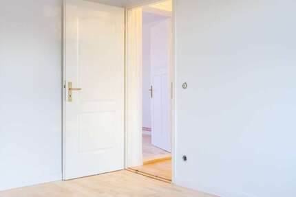 Wohnung Berlin Tempelhof-Schöneberg - 4 Zimmer, 103 m&sup2;, 1.900&euro; | Angebot:27347393