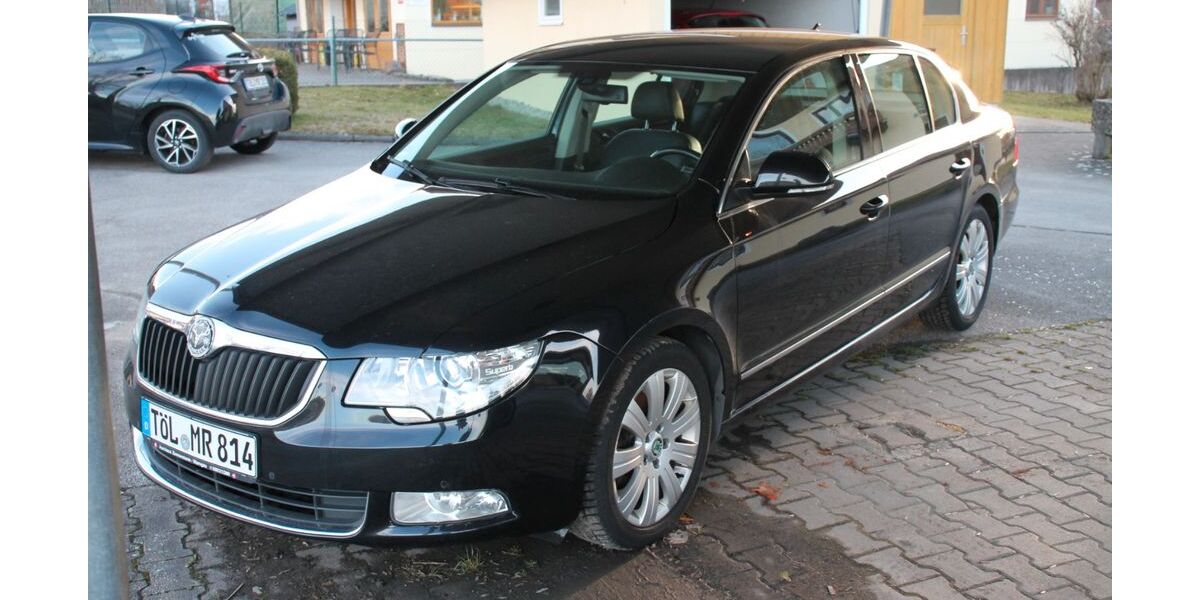 Skoda Superb 153.000 km 3.990 &euro; Königsdorf 82549