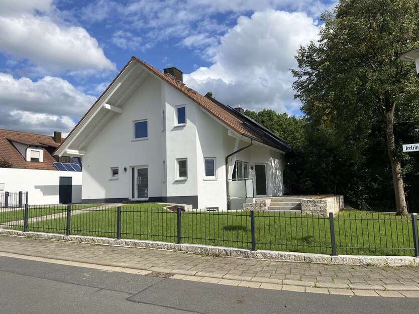 Haus zum Mieten in Forchheim 1.950 € 140 m² 5 zimmer