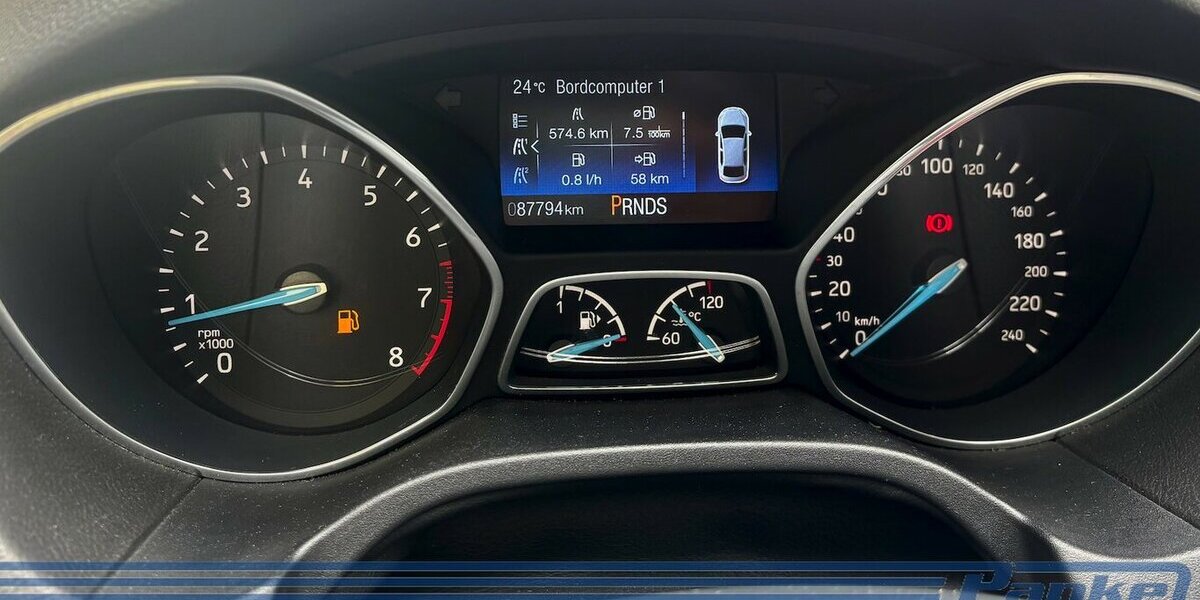 Ford Focus Business*Automatik*Tempo*Navi*SHZ*LED-T* 87.794 km 10.890 &euro; Berlin 13187