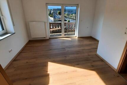 Wohnung Viechtach - 5 Zimmer, 160 m&sup2;, 1.050&euro; | Angebot:25456451