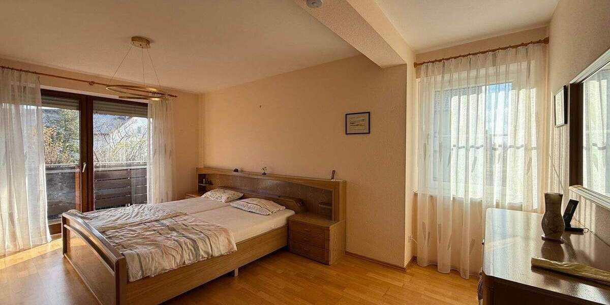 Großzügiges Reihenendhaus mit Dachstudio, schön angelegtem Außenbereich und optimaler Raumaufteilung 5 zimmer