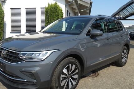 VW Tiguan 27.381 km 32.500 € Sasbach 77880