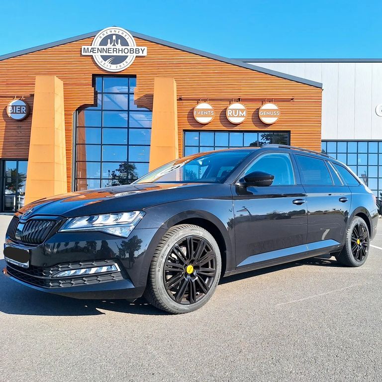 Skoda Superb 127.000 km 20.500 € Rostock 18055