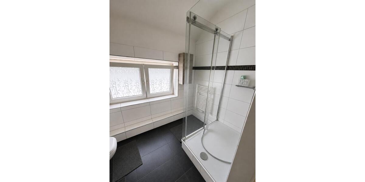 Dachgeschoßwohnung Velbert - 2 Zimmer, 80 m&sup2;, 90.000&euro; | Angebot:27426897