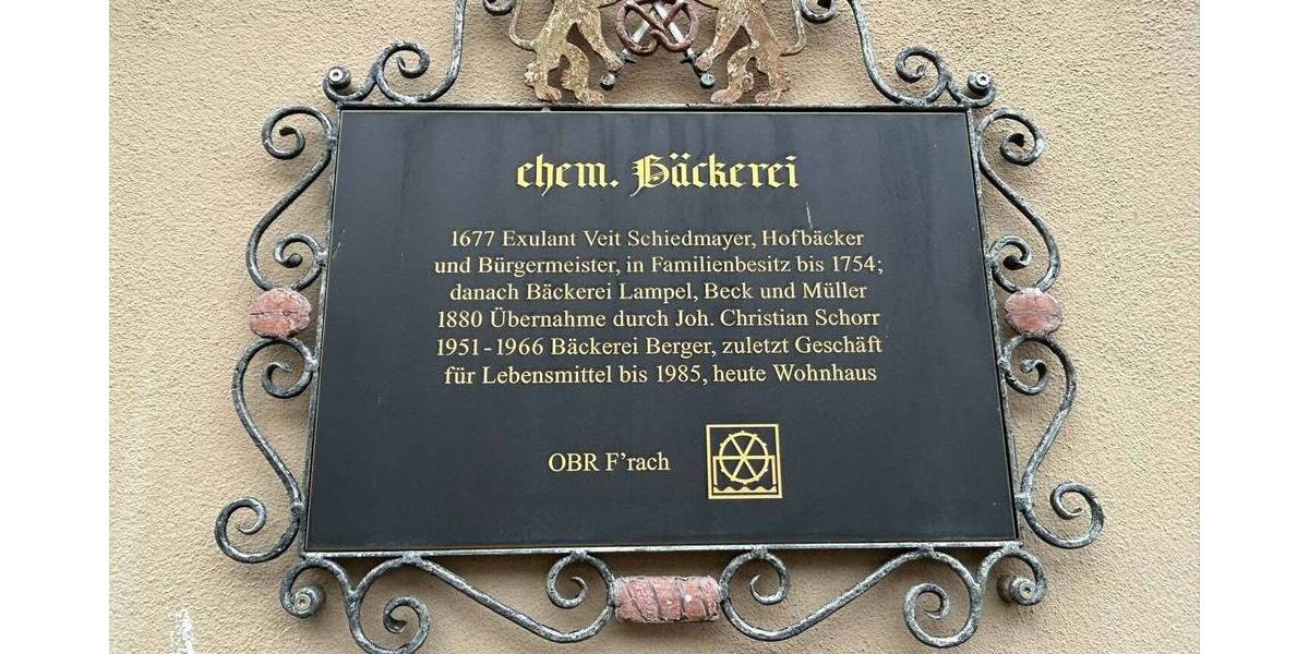 Mehrfamilienhaus, Wohnhaus Erlangen / Frauenaurach Frauenaurach - 8 Zimmer, 236 m&sup2;, 359.000&euro; | Angebot:24051824