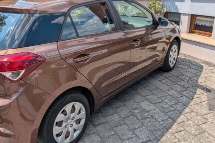 Hyundai i20 95.700 km 7.500 &euro; Feuchtwangen 91555