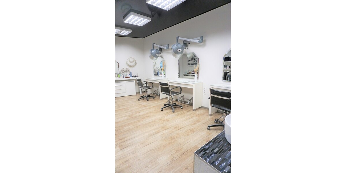 ~~ MODERNE GEWERBEFLÄCHE IN TOP LAGE MIT BUSVERBINDUNG VOR DER TÜR ~~ 2 zimmer