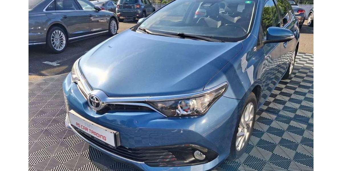 Toyota Auris 103.108 km 9.490 &euro; Altendiez 65624