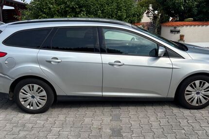 Ford Focus 200.000 km 3.300 € Langquaid OT Niederleierndorf 84085