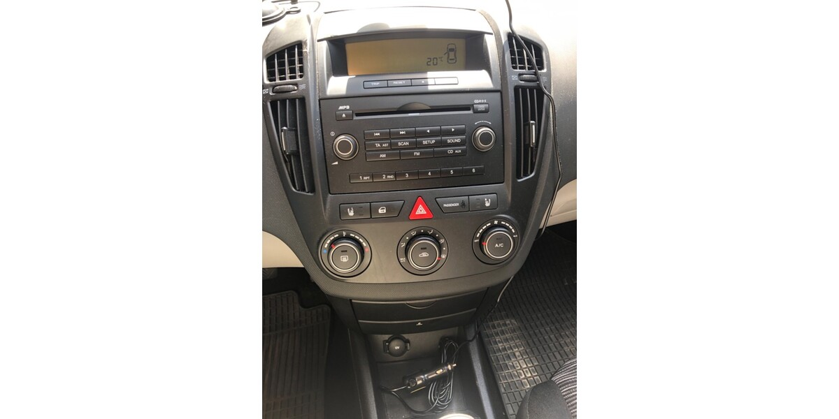 Kia Ceed 137.000 km 1.899 &euro; Berlin 10178