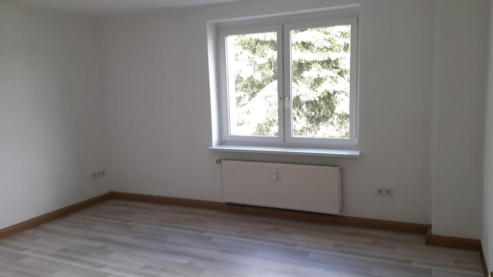 Erdgeschoßwohnung Meuselwitz - 2 Zimmer, 48 m&sup2;, 257&euro; | Angebot:25850626