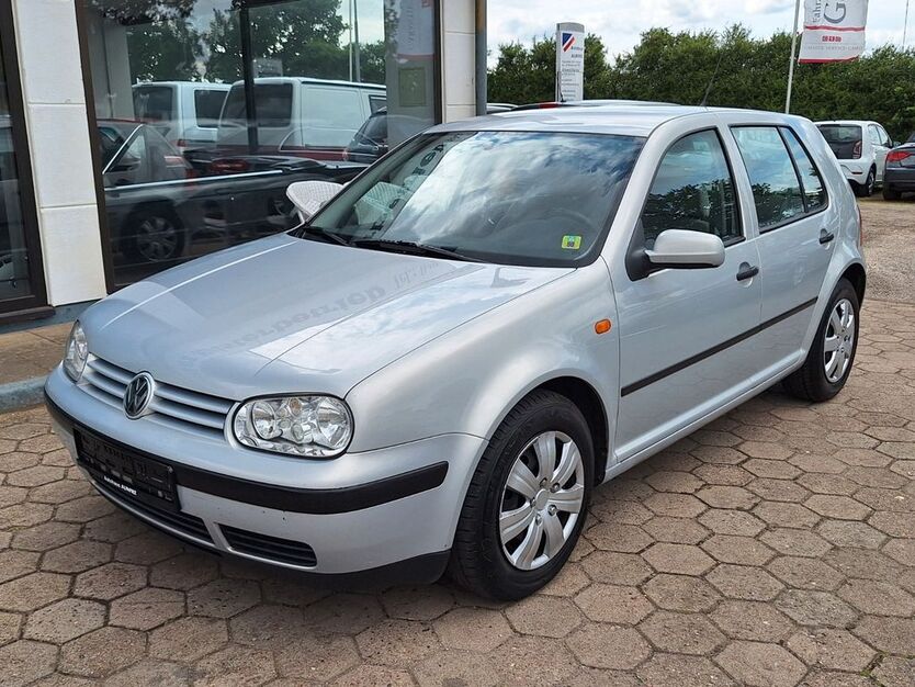 VW Golf 177.333 km 2.999 € Stapelfeld 22145