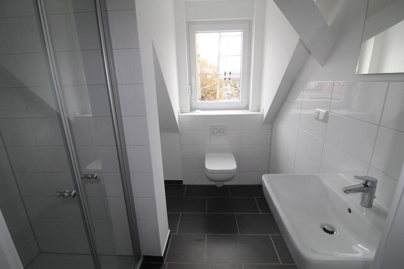 Perfekt für Singles - kleine DG-Wohnung mit Balkon und Fassadenvollwärmeschutz 1 zimmer