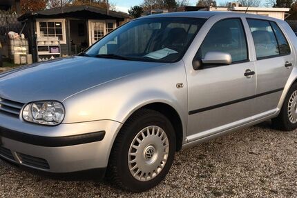 VW Golf 146.000 km 1.999 € Bonn 53227
