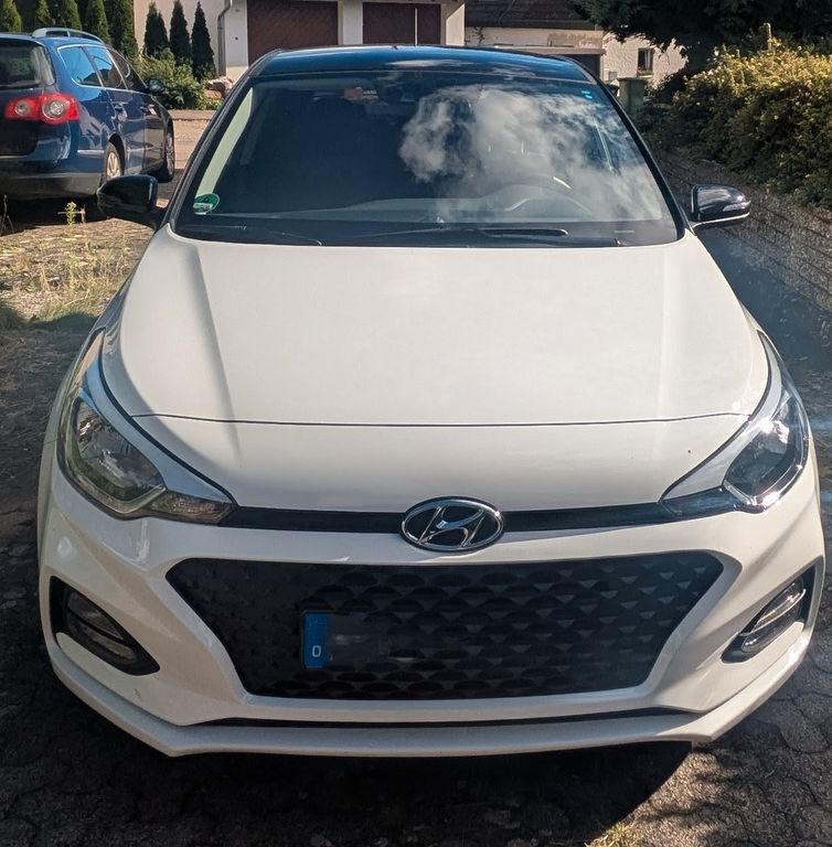 i20