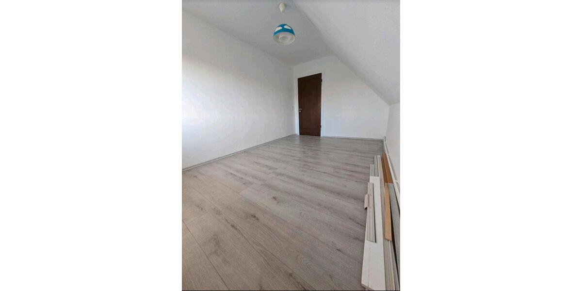 Dachgeschoßwohnung Bergen - 4 Zimmer, 100 m&sup2;, 650&euro; | Angebot:26395922