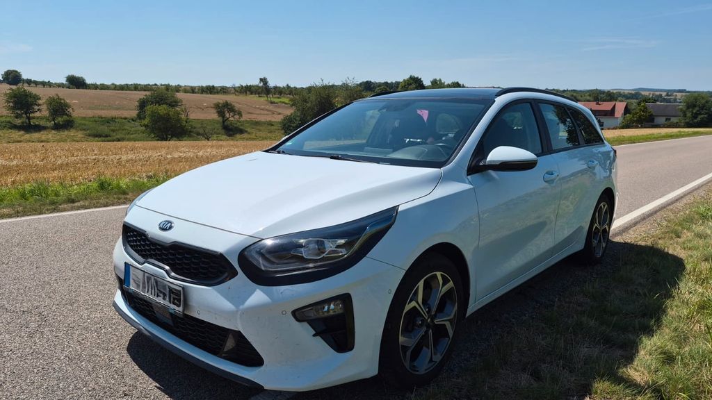Kia ceed Sportswagon 94.000 km 16.400 &euro; Penig 09322