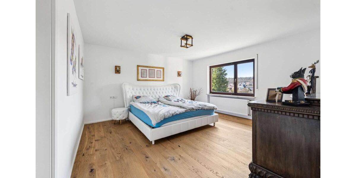 Einfamilienhaus Würzburg Dürrbachau - 8 Zimmer, 208 m&sup2;, 2.700&euro; | Angebot:26185050