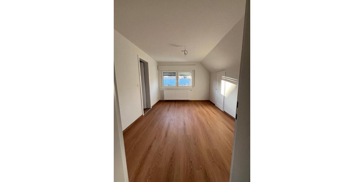 Dachgeschoßwohnung Albstadt - 3 Zimmer, 66 m&sup2;, 640&euro; | Angebot:26058916