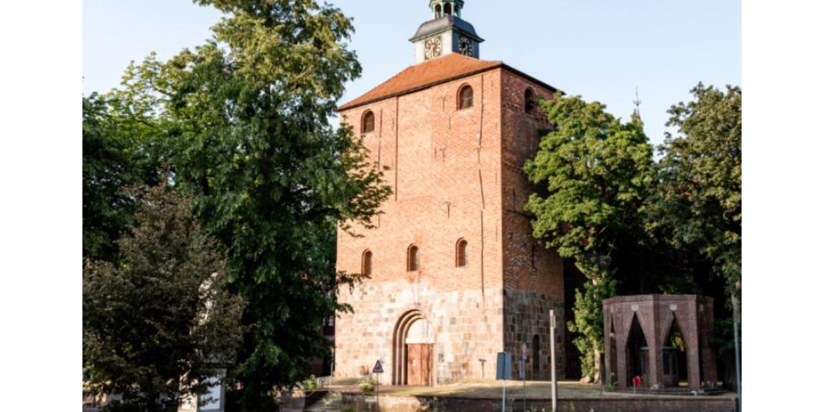 Etagenwohnung Varel - 4 Zimmer, 150 m&sup2;, 1.100&euro; | Angebot:26267997