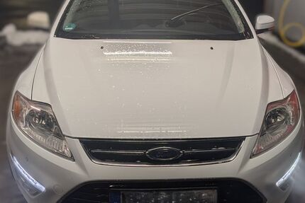 Ford Mondeo 284.710 km 2.950 &euro; Mantel 92708