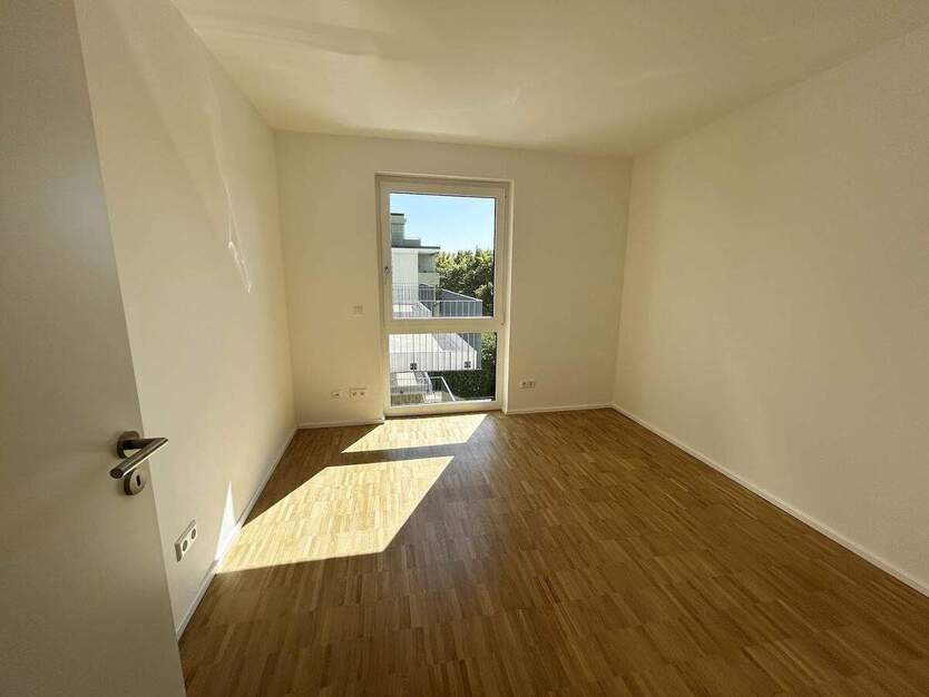 Moderner Wohnkomfort - viel Platz + Freiraum! 5 Zimmer + Süd-Balkon, Einbauküche, 2 Bäder, Aufzug 5 zimmer