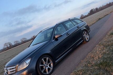 Mercedes-Benz C 300 273.687 km 11.800 &euro; Mantel 92708
