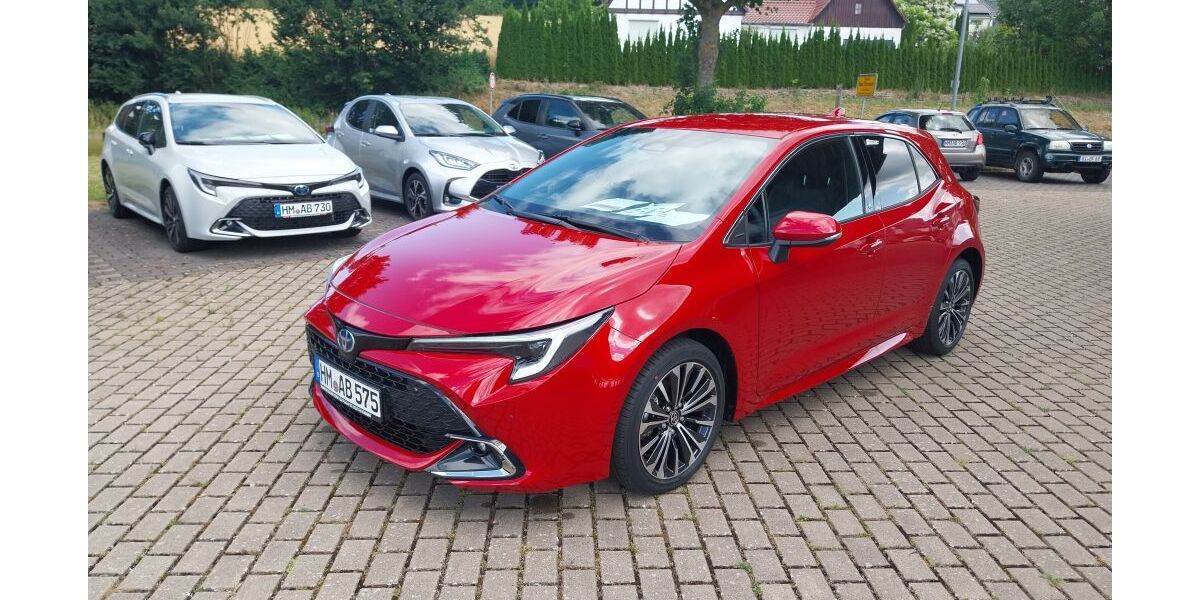 Toyota Corolla 4.789 km 28.990 &euro; Bad Pyrmont 31812