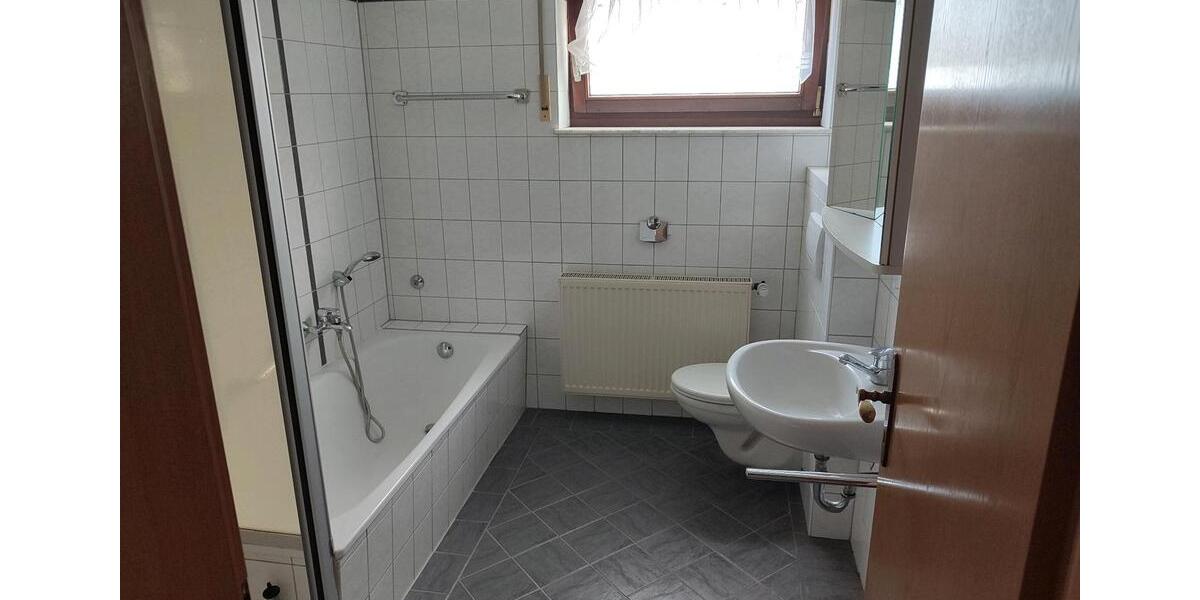 Etagenwohnung Tann (Rhön) - 5 Zimmer, 150 m&sup2;, 800&euro; | Angebot:25902131